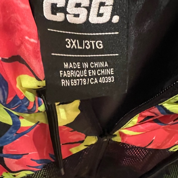 Black nylon jacket with tropical design. - Picture 7 of 9